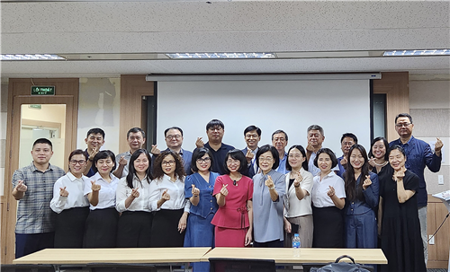 Tổng kết buổi 5: Khám phá hệ thống ngân hàng và tài chính Việt Nam: Giải đáp thắc mắc về hệ thống tài chính và ngân sách của Việt Nam/ Chân dung nhà quản lý cao cấp toàn cầu trong tương lai