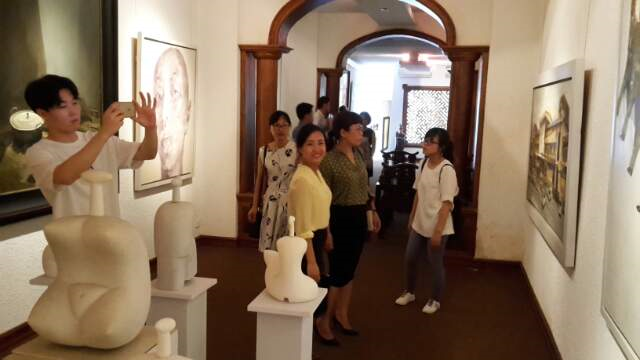 C9 Gallery Tour 1